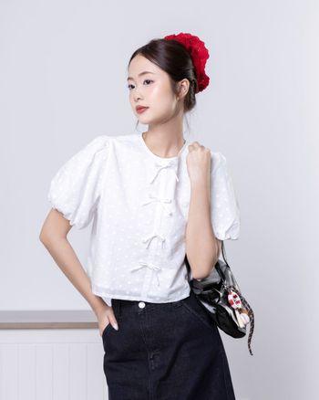 Áo kiểu form ngắn tay phồng phối nơ họa tiết chấm bi THE C.I.U – Irene Top